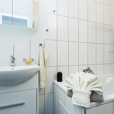 Modern Alight Praga